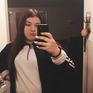 Meet your Posher, Emilie